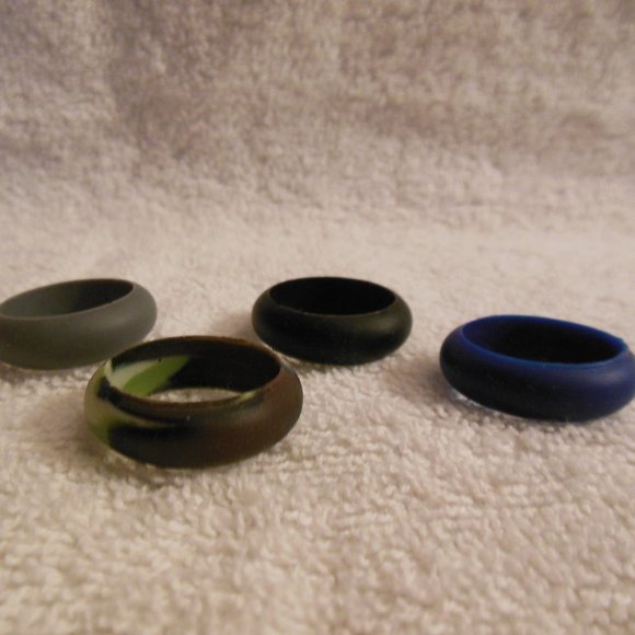 Set of 4 silicone rings - Picture 1 of 4